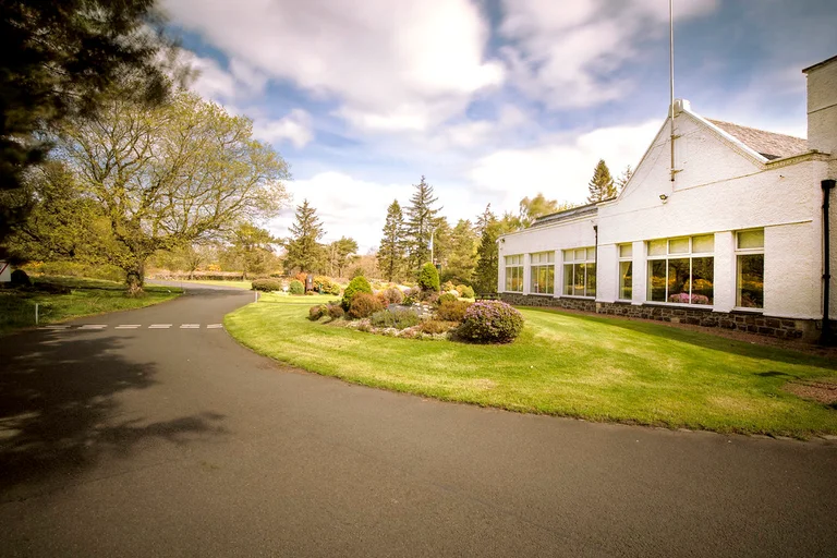 Clubhouse at side